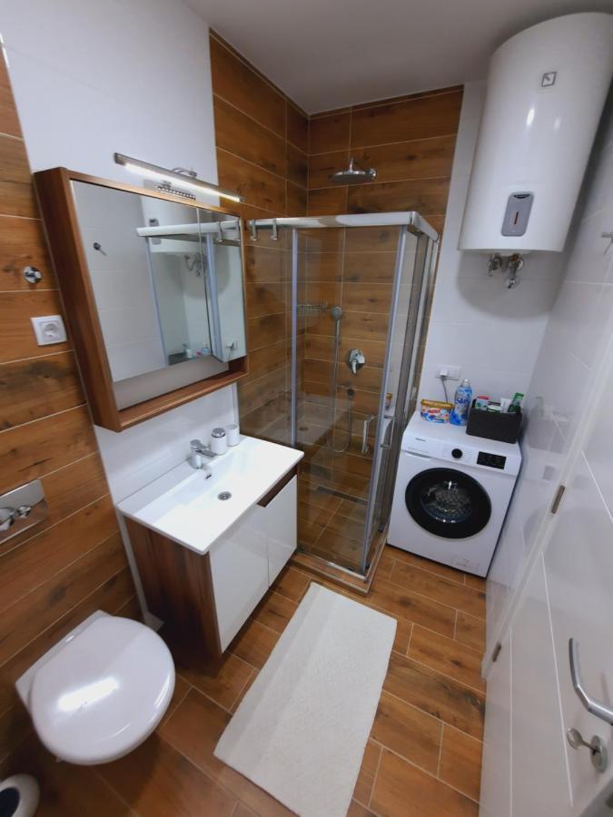 Apartman Kristal Sremska Mitrovica Exterior foto