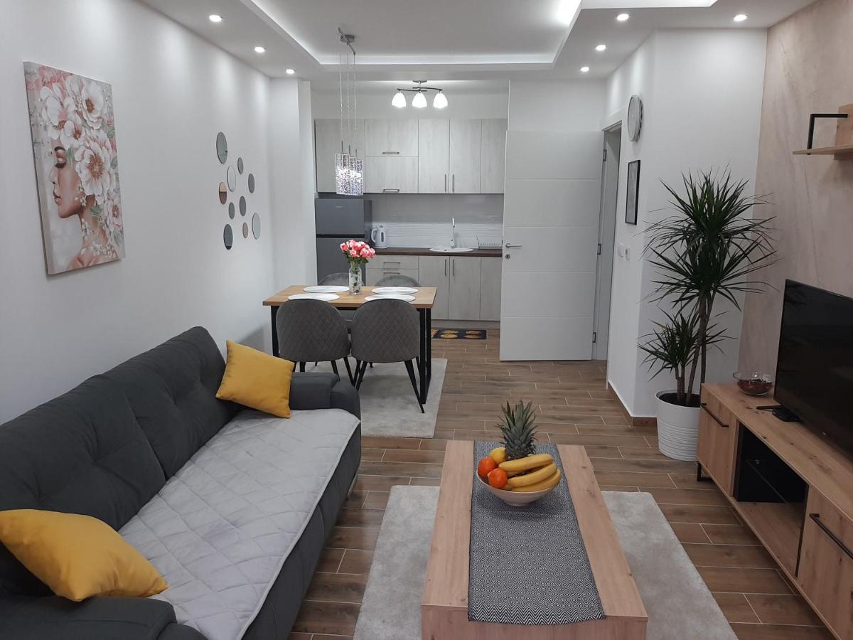 Apartman Kristal Sremska Mitrovica Exterior foto